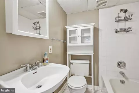 Bath - 1707 Sanford Rd, Silver Spring, MD 20902 photo 3 of 4