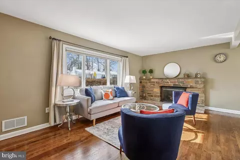 Living - 1707 Sanford Rd, Silver Spring, MD 20902 photo 1 of 5