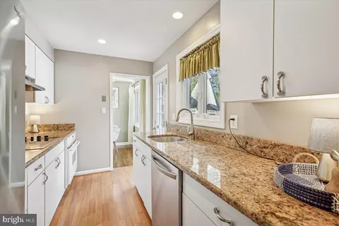 Kitchen - 1707 Sanford Rd, Silver Spring, MD 20902 photo 4 of 8