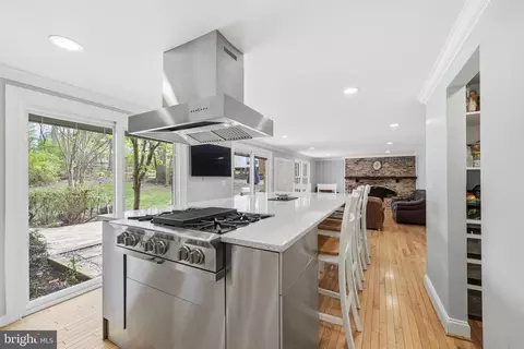 9004 Copenhaver, Potomac, MD 20854