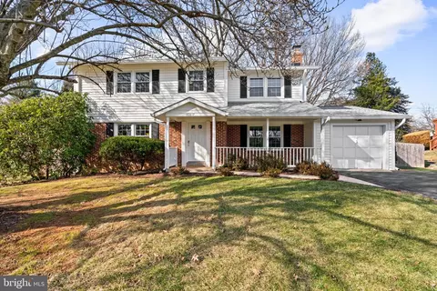 17812 Vinyard Ln, Rockville, MD 20855