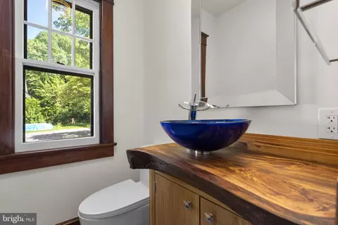 Bath - 9403 Warren St, Silver Spring, MD 20910 photo 1 of 4