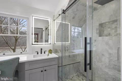 Bath - 9403 Warren St, Silver Spring, MD 20910 photo 2 of 4