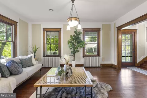 Living - 9403 Warren St, Silver Spring, MD 20910 photo 1 of 3