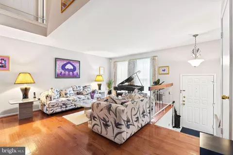 1912 Dennis Ave, Silver Spring, MD 20902 photo 2