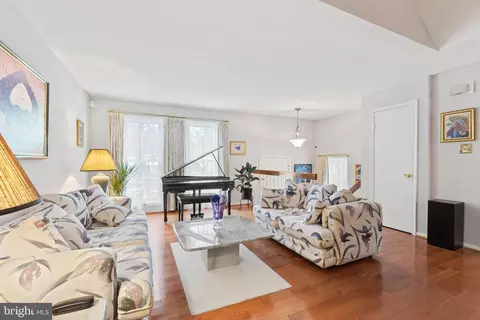 1912 Dennis Ave, Silver Spring, MD 20902 photo 3