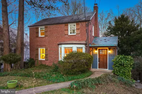 8313 Haddon Dr, Takoma Park, MD 20912