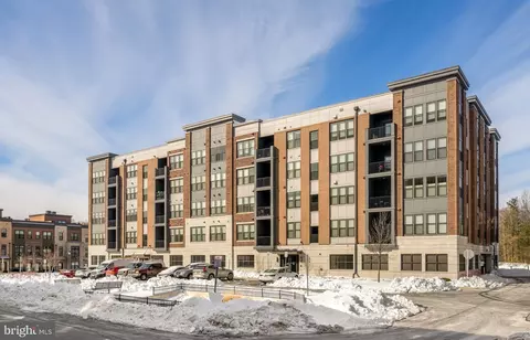 3501 Bellflower Ln #201, Rockville, MD 20852