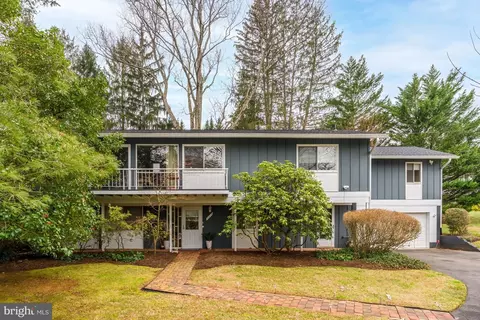 9812 Betteker Ln, Potomac, MD 20854