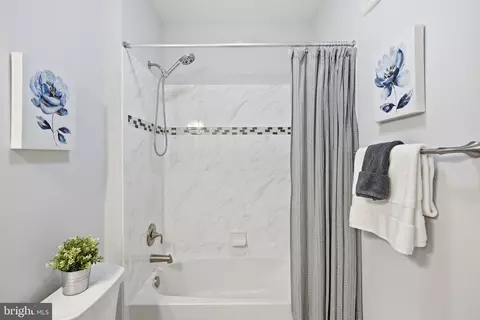 Bath - 3911 Doc Berlin Dr #34, Silver Spring, MD 20906 photo 4 of 4