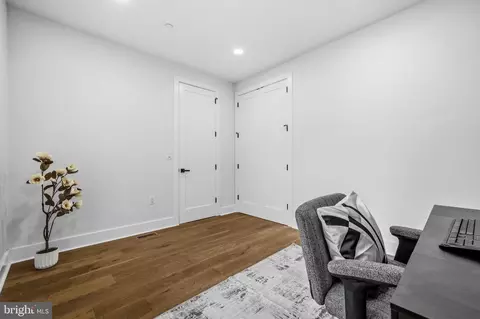 Entry Way - 414 Waterford Rd, Silver Spring, MD 20901 photo 6 of 10