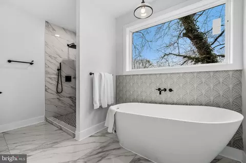 Bath - 414 Waterford Rd, Silver Spring, MD 20901 photo 3 of 8