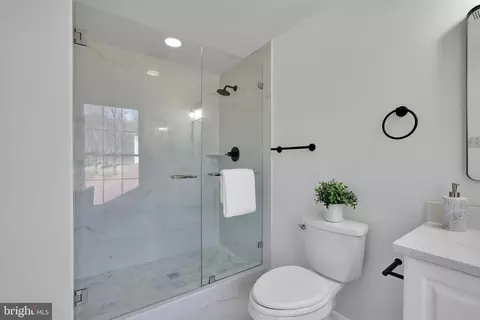 15101 Snowden Dr, Silver Spring, MD 20905 photo 44