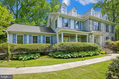 6302 Walhonding Rd, Bethesda, MD 20816