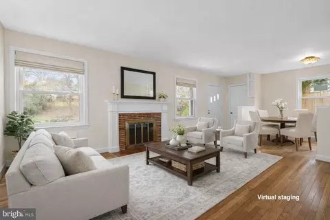 Living - 414 Hillmoor Dr, Silver Spring, MD 20901 photo 2 of 10