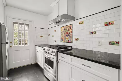 Kitchen - 414 Hillmoor Dr, Silver Spring, MD 20901 photo 2 of 5