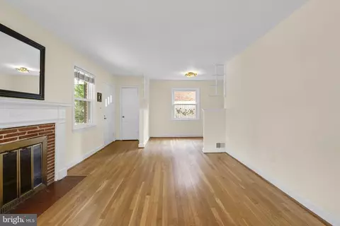 Living - 414 Hillmoor Dr, Silver Spring, MD 20901 photo 7 of 10
