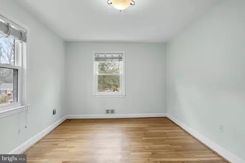 Bedroom - 414 Hillmoor Dr, Silver Spring, MD 20901 photo 3 of 11