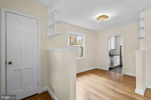 Entry Way - 414 Hillmoor Dr, Silver Spring, MD 20901 photo 2 of 3