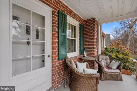 Exterior - 414 Hillmoor Dr, Silver Spring, MD 20901 photo 2 of 6