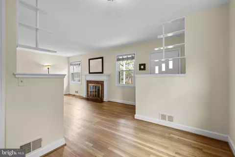 Living - 414 Hillmoor Dr, Silver Spring, MD 20901 photo 10 of 10