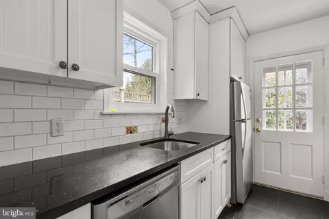 Kitchen - 414 Hillmoor Dr, Silver Spring, MD 20901 photo 3 of 5