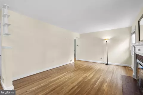Living - 414 Hillmoor Dr, Silver Spring, MD 20901 photo 3 of 10