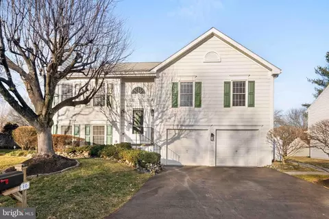 10 Scottsbury Ct, Germantown, MD 20876