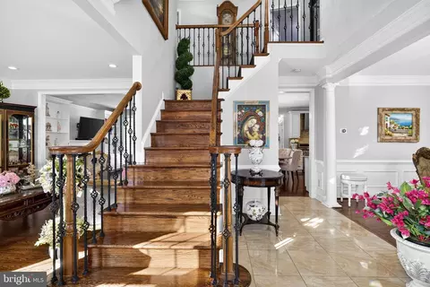 Entry Way - 2013 Sullivan Ln, Silver Spring, MD 20906 photo 1 of 11