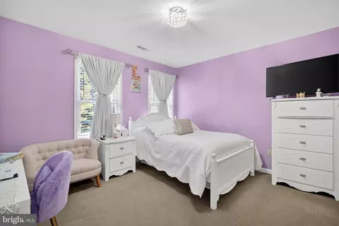 Bedroom - 2013 Sullivan Ln, Silver Spring, MD 20906 photo 7 of 8