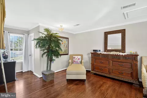 Entry Way - 2013 Sullivan Ln, Silver Spring, MD 20906 photo 7 of 11