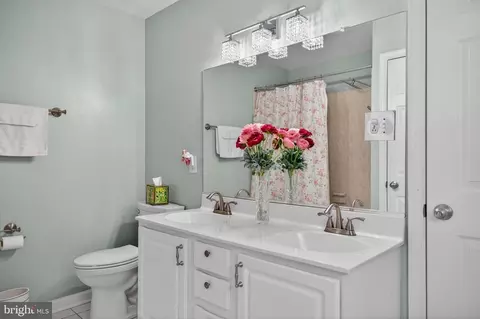 Bath - 2013 Sullivan Ln, Silver Spring, MD 20906 photo 4 of 9