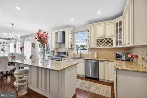 Kitchen - 2013 Sullivan Ln, Silver Spring, MD 20906 photo 2 of 8