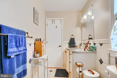 Bath - 10708 Woodsdale Dr, Silver Spring, MD 20901 photo 2 of 8