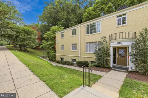 10315 Montrose Ave #202, Bethesda, MD 20814