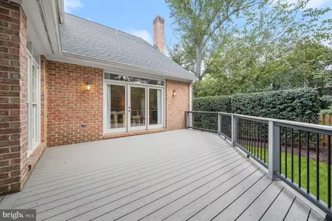 Exterior - 9912 Doubletree Ct, Potomac, MD 20854 photo 6 of 12
