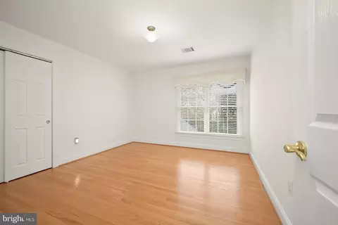Bedroom - 9912 Doubletree Ct, Potomac, MD 20854 photo 5 of 5