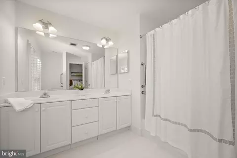 Bath - 9912 Doubletree Ct, Potomac, MD 20854 photo 2 of 3