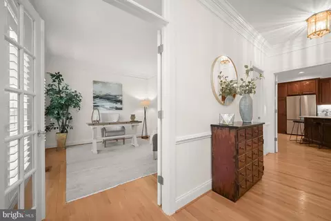 Entry Way - 9912 Doubletree Ct, Potomac, MD 20854 photo 2 of 4
