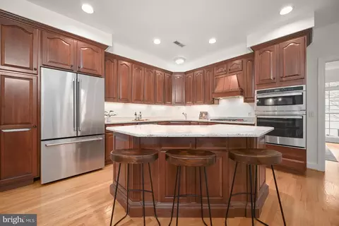 Kitchen - 9912 Doubletree Ct, Potomac, MD 20854 photo 1 of 2