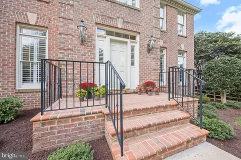 Exterior - 9912 Doubletree Ct, Potomac, MD 20854 photo 3 of 12