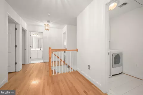 Entry Way - 9912 Doubletree Ct, Potomac, MD 20854 photo 4 of 4