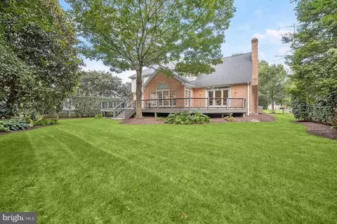 Exterior - 9912 Doubletree Ct, Potomac, MD 20854 photo 8 of 12