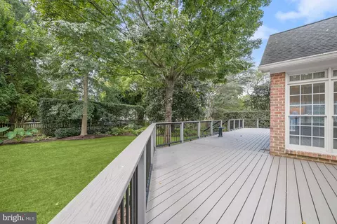 Exterior - 9912 Doubletree Ct, Potomac, MD 20854 photo 7 of 12