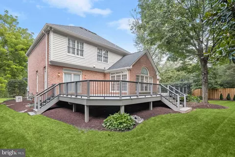 Exterior - 9912 Doubletree Ct, Potomac, MD 20854 photo 4 of 12