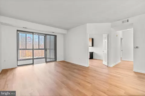 2901 S Leisure World Blvd #233, Silver Spring, MD 20906