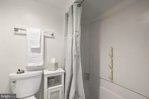 Bath - 15107 Interlachen Dr #2-725, Silver Spring, MD 20906 photo 3 of 3