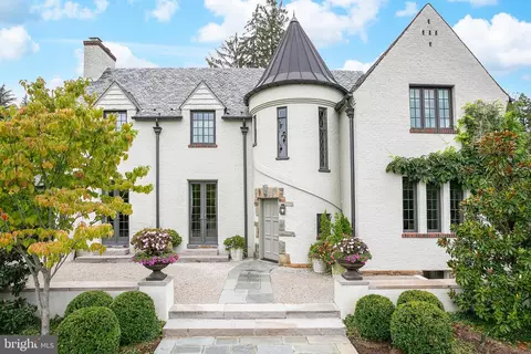 5205 Woodlawn Ave, Chevy Chase, MD 20815