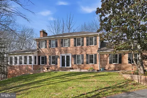 8217 Plum Creek Dr, Gaithersburg, MD 20882