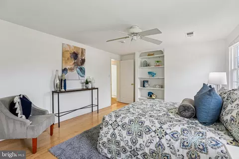 Bedroom - 9904 Durango Dr, Damascus, MD 20872 photo 3 of 7